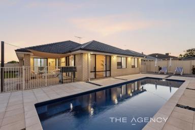 House For Sale - WA - Carramar - 6031 - LUXURY FAMILY ENTERTAINER  (Image 2)