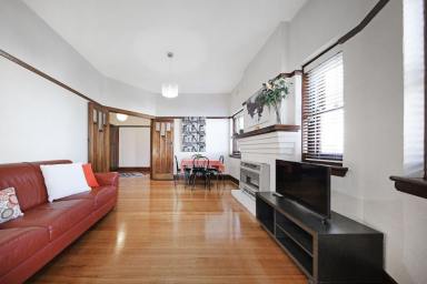 Apartment For Sale - VIC - St Kilda - 3182 - Charming Art Deco Elegance  (Image 2)