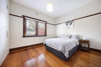 Apartment For Sale - VIC - St Kilda - 3182 - Charming Art Deco Elegance  (Image 2)