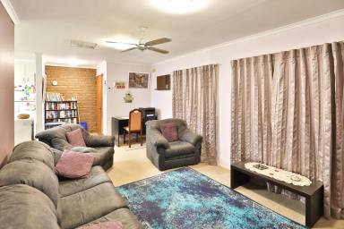 Unit For Sale - VIC - Mildura - 3500 - NEAT UNIT, GREAT LOCATION  (Image 2)