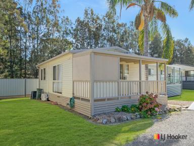 House For Sale - NSW - Batehaven - 2536 - Permanent living for the Over 55's across the road from Caseys Beach....  (Image 2)