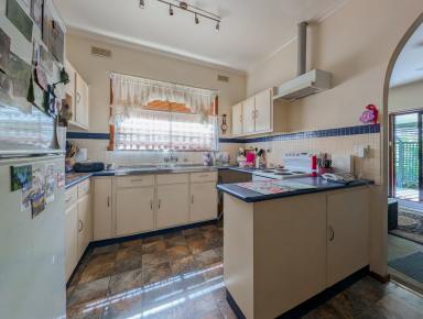 House For Sale - VIC - Kerang - 3579 - It's All About Position  (Image 2)