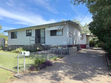 Duplex/Semi-detached For Sale - NSW - Moree - 2400 - ATTENTION INVESTORS - DUAL INCOME IN NORTH MOREE  (Image 2)