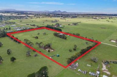 Acreage/Semi-rural For Sale - VIC - Hamilton - 3300 - Hobby Farm with Development Potential  (Image 2)