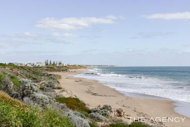 House For Sale - WA - Halls Head - 6210 - Architecturally Crafted Beachside Home with Premium Outdoor Living  (Image 2)