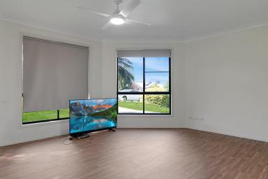 House Leased - QLD - Wilsonton Heights - 4350 - Charming lowset brick residence  (Image 2)