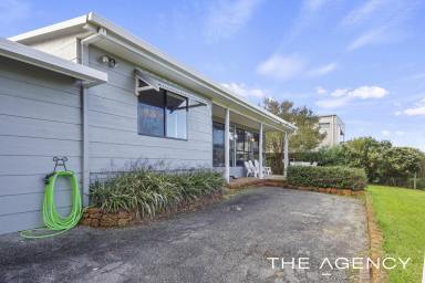 House For Sale - WA - Ocean Beach - 6333 - Family Home with Views  (Image 2)