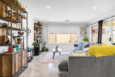 House For Sale - VIC - Mildura - 3500 - Near New within Lake Park Estate  (Image 2)