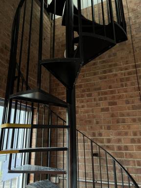 Unit For Lease - NSW - Rozelle - 2039 - Residence above mechanic workshop  (Image 2)