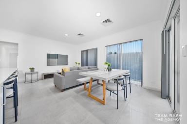 House For Sale - WA - Dayton - 6055 - Contemporary Design Home  (Image 2)