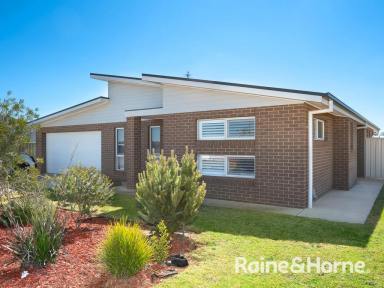House For Lease - NSW - Gobbagombalin - 2650 - Stunning Family Home in Gobbagombalin  (Image 2)