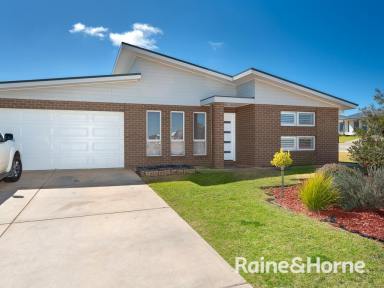House For Lease - NSW - Gobbagombalin - 2650 - Stunning Family Home in Gobbagombalin  (Image 2)