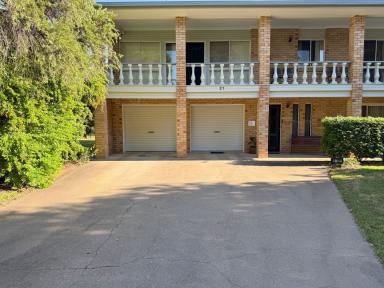 House For Sale - NSW - Moree - 2400 - BEST OF BOTH WORLDS - 4 ACRES IN TOWN  (Image 2)
