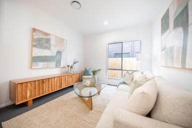 House For Lease - QLD - Seventeen Mile Rocks - 4073 - BRAND NEW HOME  (Image 2)