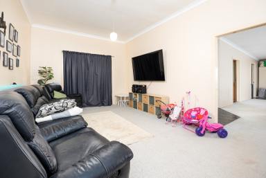 House For Sale - NSW - Temora - 2666 - ROOM TO ROAM ON HALF AN ACRE  (Image 2)