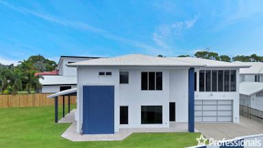 House For Sale - QLD - Blacks Beach - 4740 - Outstanding Modern Beachside Home!  (Image 2)