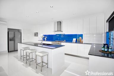 House For Sale - QLD - Blacks Beach - 4740 - Outstanding Modern Beachside Home!  (Image 2)