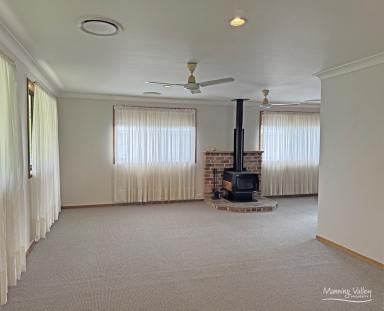 House For Sale - NSW - Tinonee - 2430 - Neat and Spacious Home in Sought-After Tinonee Village  (Image 2)