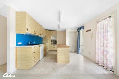 Unit Leased - VIC - Port Albert - 3971 - Neat 3-Bedroom Unit with Street Frontage – Walk to the Boat Ramp  (Image 2)