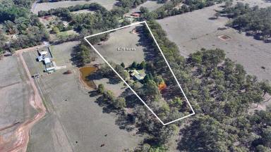 House For Sale - VIC - Mount Helen - 3350 - Rare Lifestyle Acreage In Fantastic Location  (Image 2)
