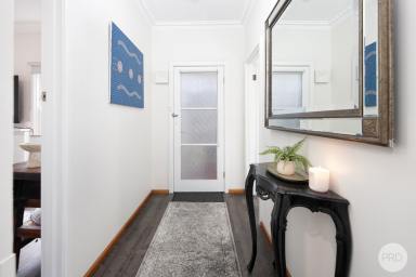 House For Sale - VIC - Wendouree - 3355 - Stylish, Spacious & Move-In Ready In Wendouree  (Image 2)