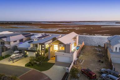 House For Sale - WA - Dudley Park - 6210 - NEAR NEW MODERN CANAL RESIDENCE  (Image 2)