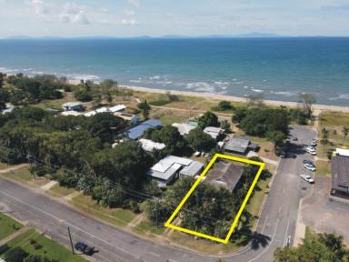 Block of Units For Sale - QLD - Forrest Beach - 4850 - 2 QUEENSLANDER STYLE HIGHSET UNITS AT BEAUTIFUL FORREST BEACH!  (Image 2)