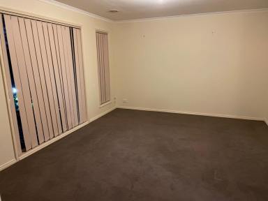 House For Lease - NSW - Jerrabomberra - 2619 - Secure three bed, ensuite double garage home is quiet cul-de-sac  (Image 2)