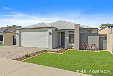 House For Sale - WA - Meadow Springs - 6210 - A Modern Masterpiece – Stylish, Low-Maintenance and So Convenient!  (Image 2)