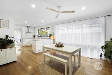 House For Sale - VIC - Bittern - 3918 - Light Filled Living in a Prime Location  (Image 2)