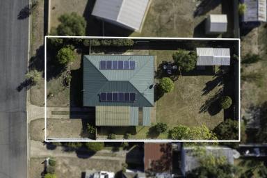 House For Sale - VIC - Euroa - 3666 - An Immaculate Brick Veneer Residence  (Image 2)