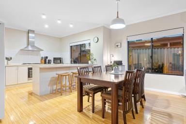 House For Sale - WA - Cloverdale - 6105 - Tucked Away in Privacy!  (Image 2)