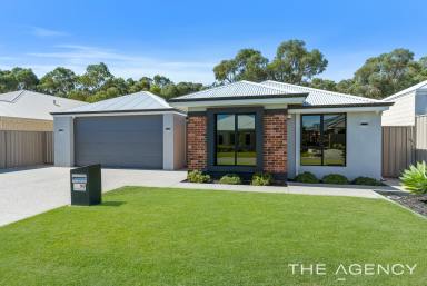 House For Sale - WA - Meadow Springs - 6210 - Luxury Living on the Green: A Spectacular Modern Masterpiece with Golf Course Views  (Image 2)