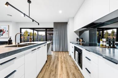 House For Sale - VIC - Strathfieldsaye - 3551 - Sophisticated living with modern design and exceptional comfort!  (Image 2)