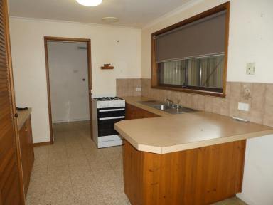 House Sold - VIC - Bairnsdale - 3875 - WELL BUILT HOME IN QUIET COURT LOCATION  (Image 2)