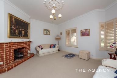 House For Sale - WA - Sorrento - 6020 - Coastal Calm and Effortless Charm!  (Image 2)