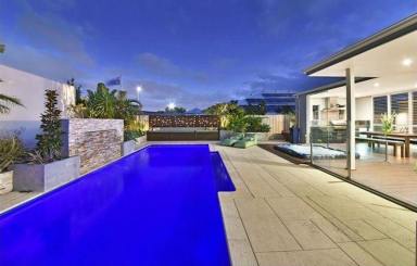 House For Lease - WA - Burns Beach - 6028 - LUXURY FAMILY HOME 5 x 3 + STUDY (6th Bedroom) + SWIMMING POOL + SPA + Theatre + Decked Outdoor Entertainment Area.  (Image 2)