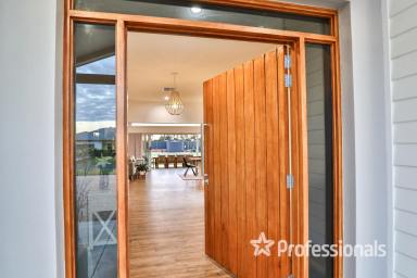 House For Sale - NSW - Gol Gol - 2738 - Looking for Character?  (Image 2)