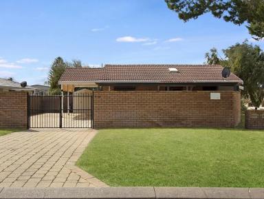 Unit For Sale - WA - Shoalwater - 6169 - FRONT UNIT IN FANTASTIC LOCATION  (Image 2)