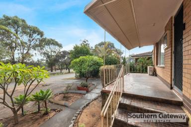 House For Sale - WA - Orelia - 6167 - SOLID STARTER OR INVESTMENT WITH LOADS OF POTENTIAL!  (Image 2)