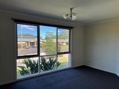 House For Lease - VIC - Paynesville - 3880 - COSY FAMILY HOME IN QUIET COURT YARD LOCATION  (Image 2)