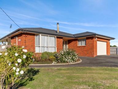 House For Sale - TAS - Latrobe - 7307 - Parkside Living in Latrobe  (Image 2)