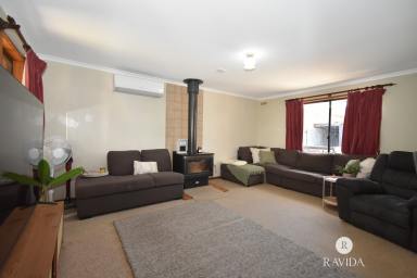 House For Sale - VIC - Beechworth - 3747 - GREAT LOCATION  (Image 2)