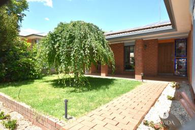 House For Sale - VIC - Beechworth - 3747 - SOLID FAMILY HOME  (Image 2)