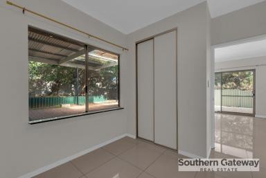 House For Lease - WA - Medina - 6167 - More then Meets the Eye!  (Image 2)