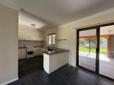 House For Lease - NSW - Moulamein - 2733 - Large Three Bedroom Home  (Image 2)