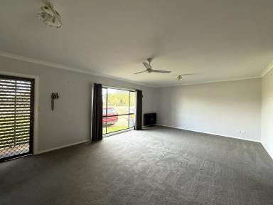 House For Lease - NSW - Moulamein - 2733 - Large Three Bedroom Home  (Image 2)
