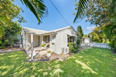 House For Sale - QLD - Rainbow Beach - 4581 - Renovated | Returning on Airbnb | Corner block  (Image 2)