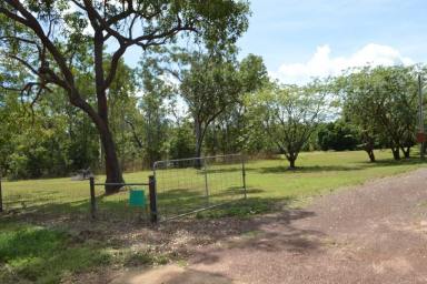 House For Sale - NT - Berry Springs - 0838 - ** under contract **
Versatile property in Berry Springs  (Image 2)