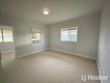 House For Lease - NSW - Inverell - 2360 - Edge-of-town Cottage with Charming Views  (Image 2)